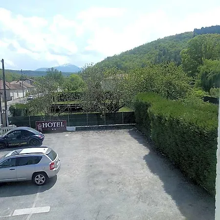 Le Castel D'olmes מלון